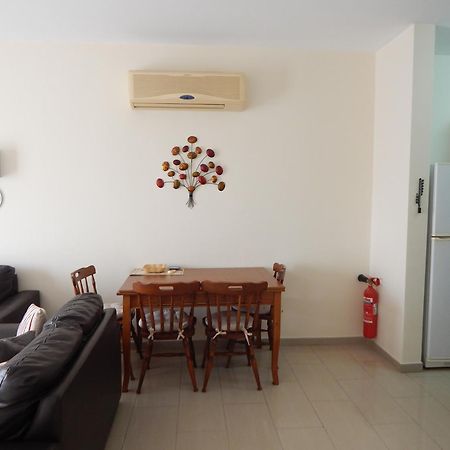 Barlee'S Apartment Paralímni Extérieur photo